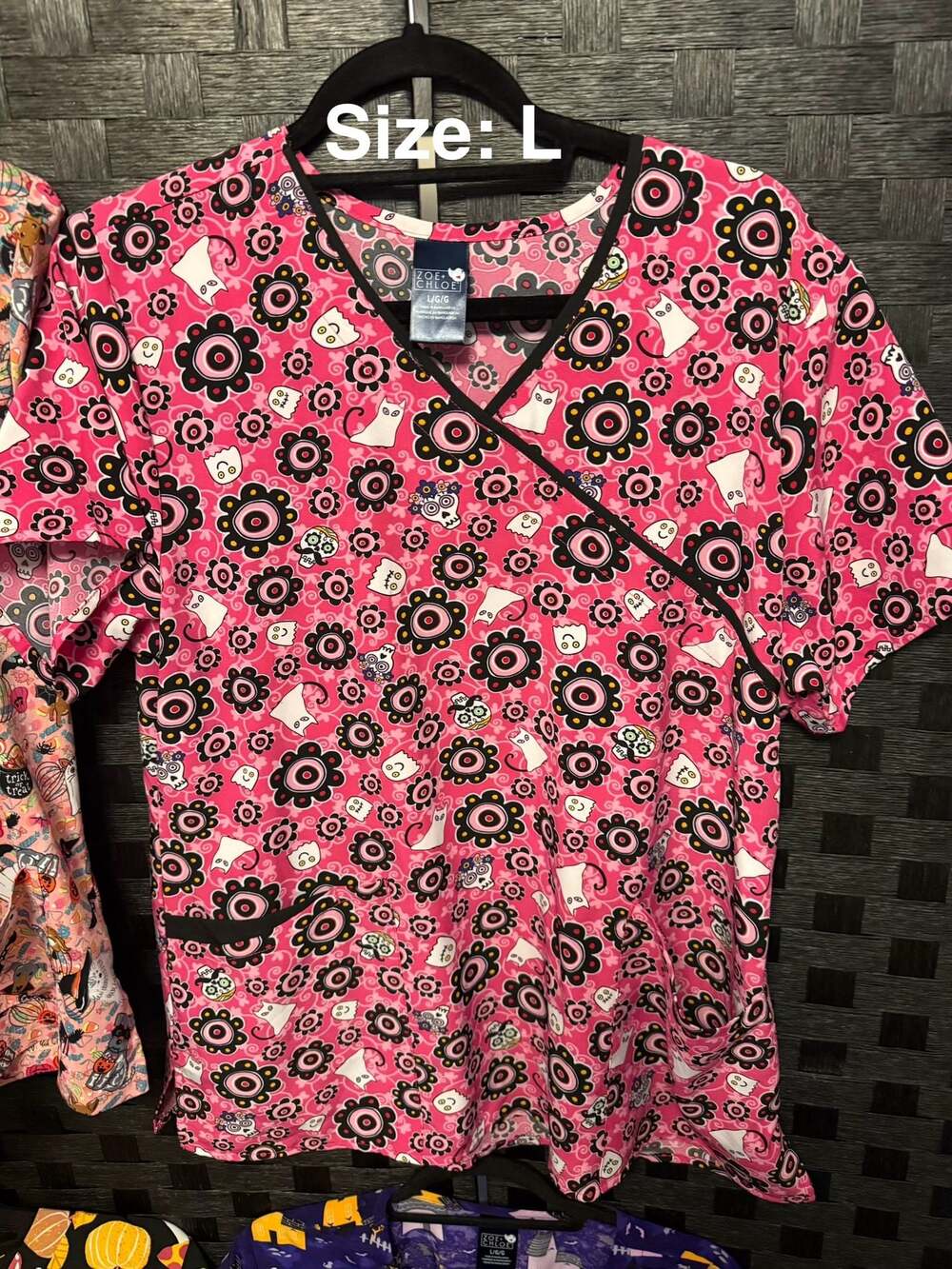 Zoe + Chloe Halloween Cat Ghost Sugar Skull Print Scrub Top Size L